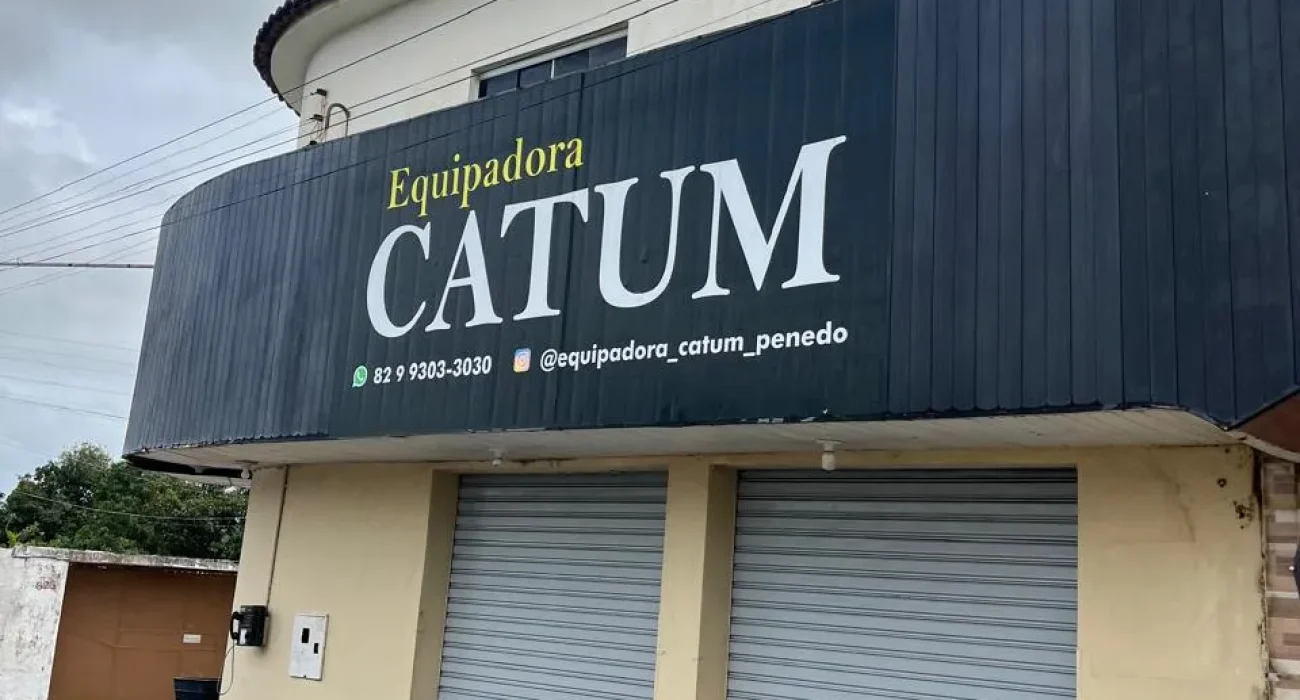 Fachada-Predio-Comercial-com-Casa-Santa-Luzia.