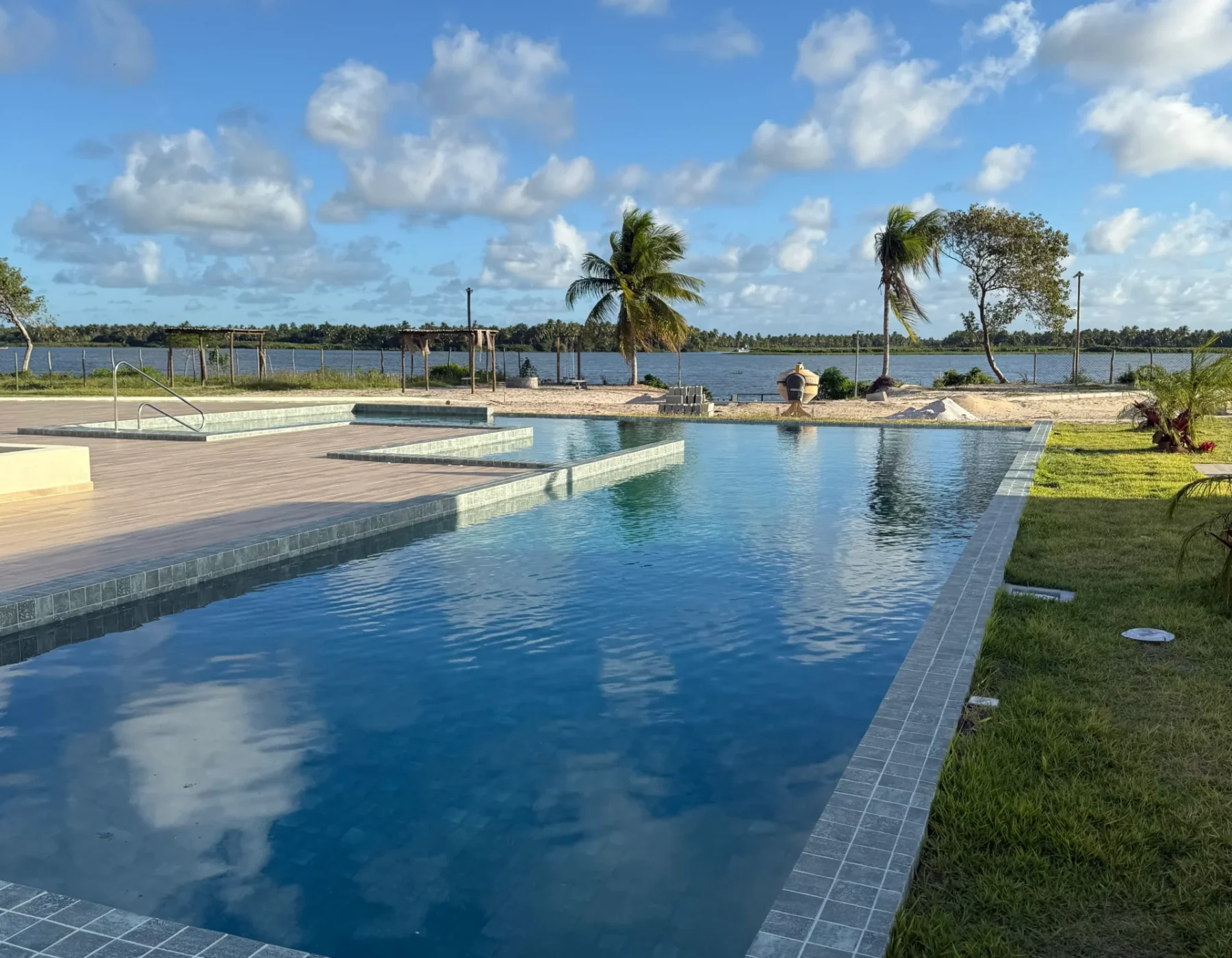 Piscina terreno Foz do São Francisco